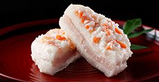 金沢の伝統発酵食品・かぶら寿し — 四十萬谷本舗の看板商品。